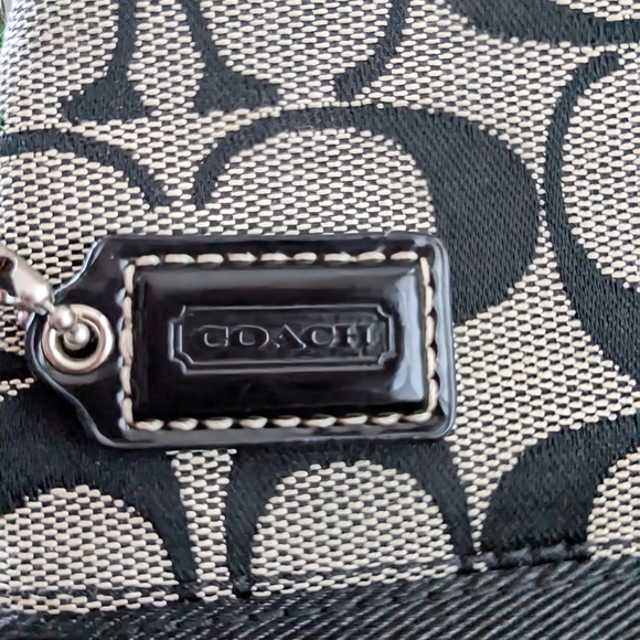 NEW Coach Classic Signature Monogram Black/Grey Wristlet. - Picture 2 of 5